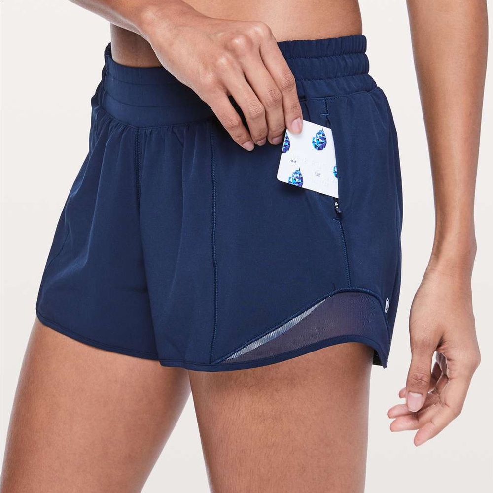 Lululemon navy hotty hot shorts 4” size 6